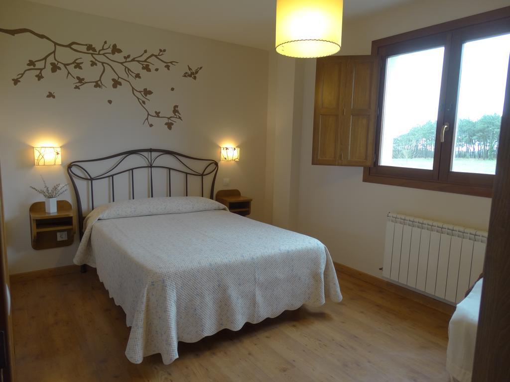 Apartamentos La Cruz De Paderne Navia Pokoj fotografie