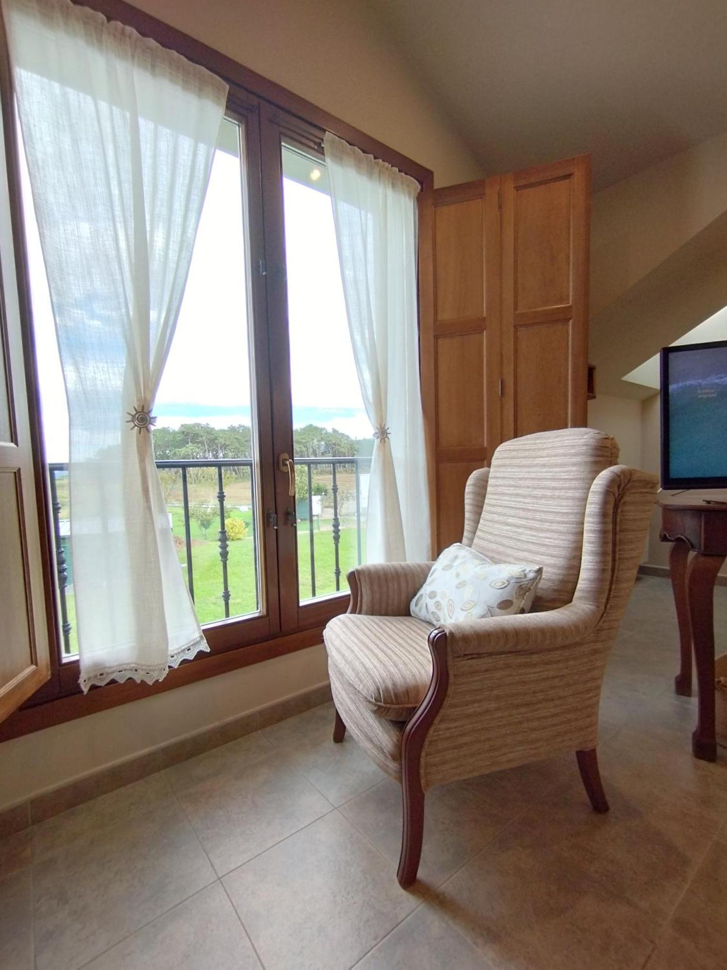 Apartamentos La Cruz De Paderne Navia Pokoj fotografie