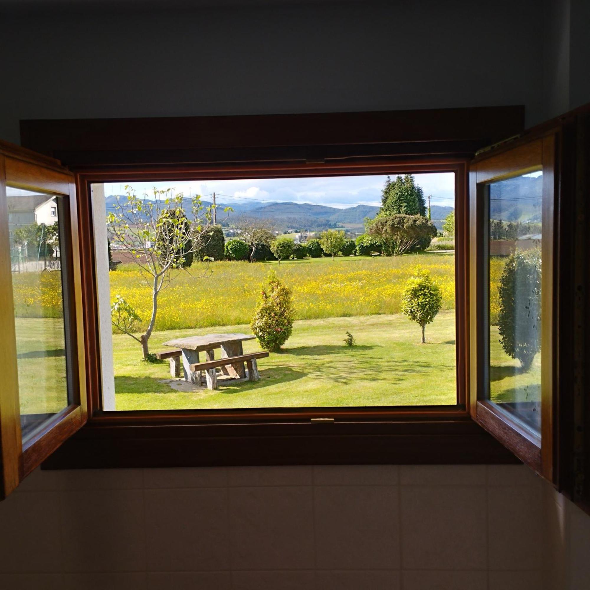 Apartamentos La Cruz De Paderne Navia Pokoj fotografie